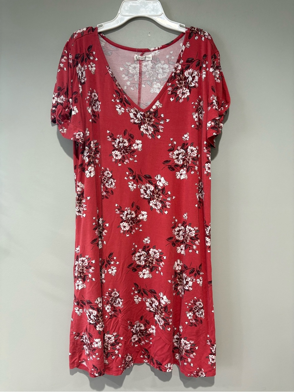 Maurices 24/7 Red Floral V-Neck Dress XL Short Sleeve Knotted Detail Stretch
